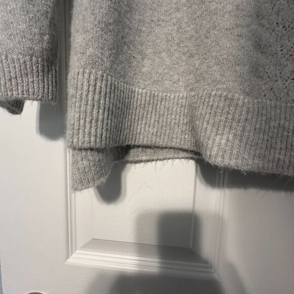 LC Lauren Conrad Gray Oversized V-Neck Sweater Size XL - Picture 4 of 8